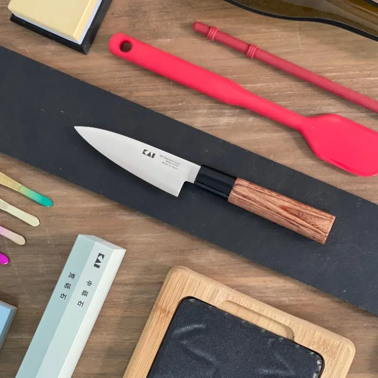 Cuchillo Pelador Seki Magoroku Redwood Kai 10 Cms