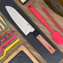 Cuchillo Santoku Seki Magoroku Redwood Kai 16 Cms