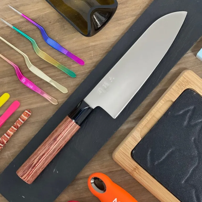 Cuchillo Santoku Seki Magoroku Redwood Kai 16 Cms