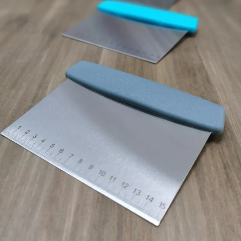 Rasqueta cortadora de masas