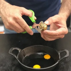 Tijera para huevos de codorniz